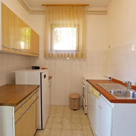 Apartment Jolanda 911 *